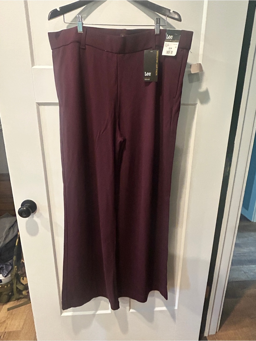 Lee Wide-Leg Pants in Deep Plum